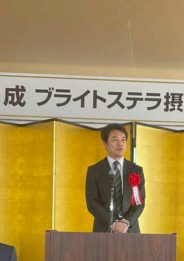 SettsuShimano's tweet photo. 千里丘西地区第１種市街地再開発事業で建築された「ブライトステラ摂津千里丘ノース」の完成式典。
永年にわたる待望の事業の力強い一歩を踏み出す事が出来ました。
関係地権者や��定建築者、施工者のご努力の賜物です、誠に有難うございます。
1街区の工事も順調に進んでおり、その様子も覗えました。 https://t.co/4cdqMvUXlu