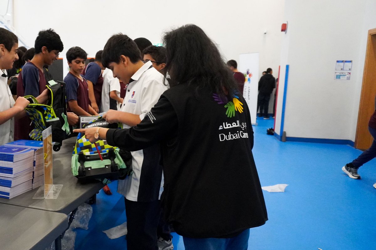 DubaiCares's tweet image. Big shoutout to the American School of Creative Science! We’re proud to have you onboard the #StudentsForStudents initiative, showing that compassion and community spirit truly start in the classroom. 

تحية كبيرة المدرسة الأمريكية للإبداع العلمي! نفتخر بانضمامكم إلى مبادرة