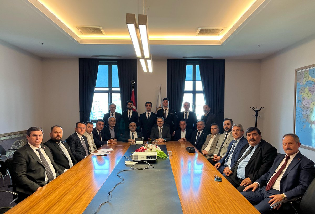 🔸Tokat Konfederasyonu (TOKKON) Genel Başkanı Ahmet Yılmaz ve TOKKON Yönetimindeki değerli hemşehrilerime,
🔹AK Parti MKYK Üyemiz Genel Merkez Sivil Toplum ve Halkla İlişkiler Başkan Yardımcımız Veli Arslan'a nazik ziyaretlerinden dolayı teşekkür eder, İstanbul'da ikamet eden tüm