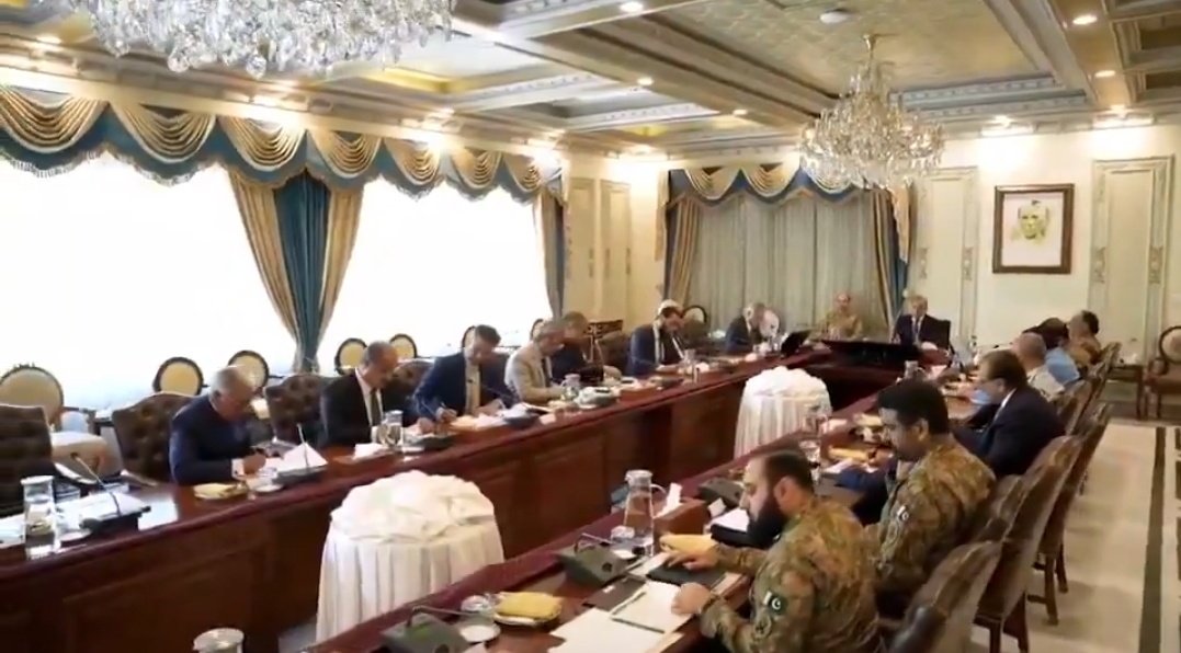 TheRaghuvamsaa's tweet photo. BIG BREAKING NEWS 🚨

Pakistan Rejects India’s suspension of Indus Waters Treaty.

All bilateral agreements, including the Simla Agreement, are now on hold.

Pak Warns diversion of water will be treated as an Act of War.

#PahelgamTerroristattack https://t.co/cxOq3c95ma