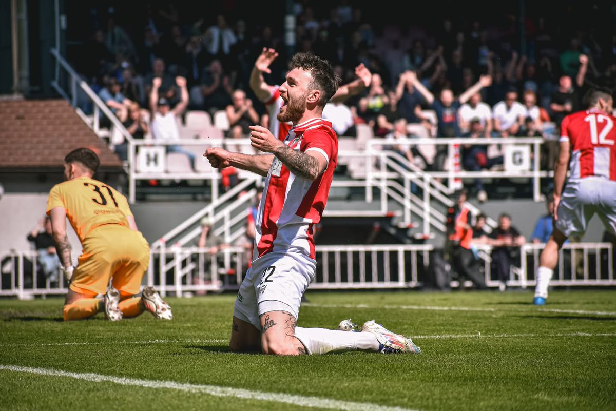 fkvz1903's tweet photo. Než už upřeme zraky definitivně k sobotnímu duelu, můžete se ještě ohlédnout za úspěšným derby díky fotkám od Emy Bartalské 📷
#ZIZSKS #fotoreport https://t.co/dyBZ9Kppbf