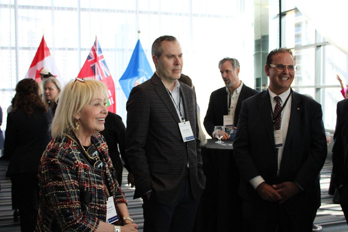 I was pleased to meet up with friends and colleagues at the MBOT event at Mississauga City Hall.

#SilviaGualtieri #mbot #Mississaugaboardoftrade #Mississauga #inthecommunity