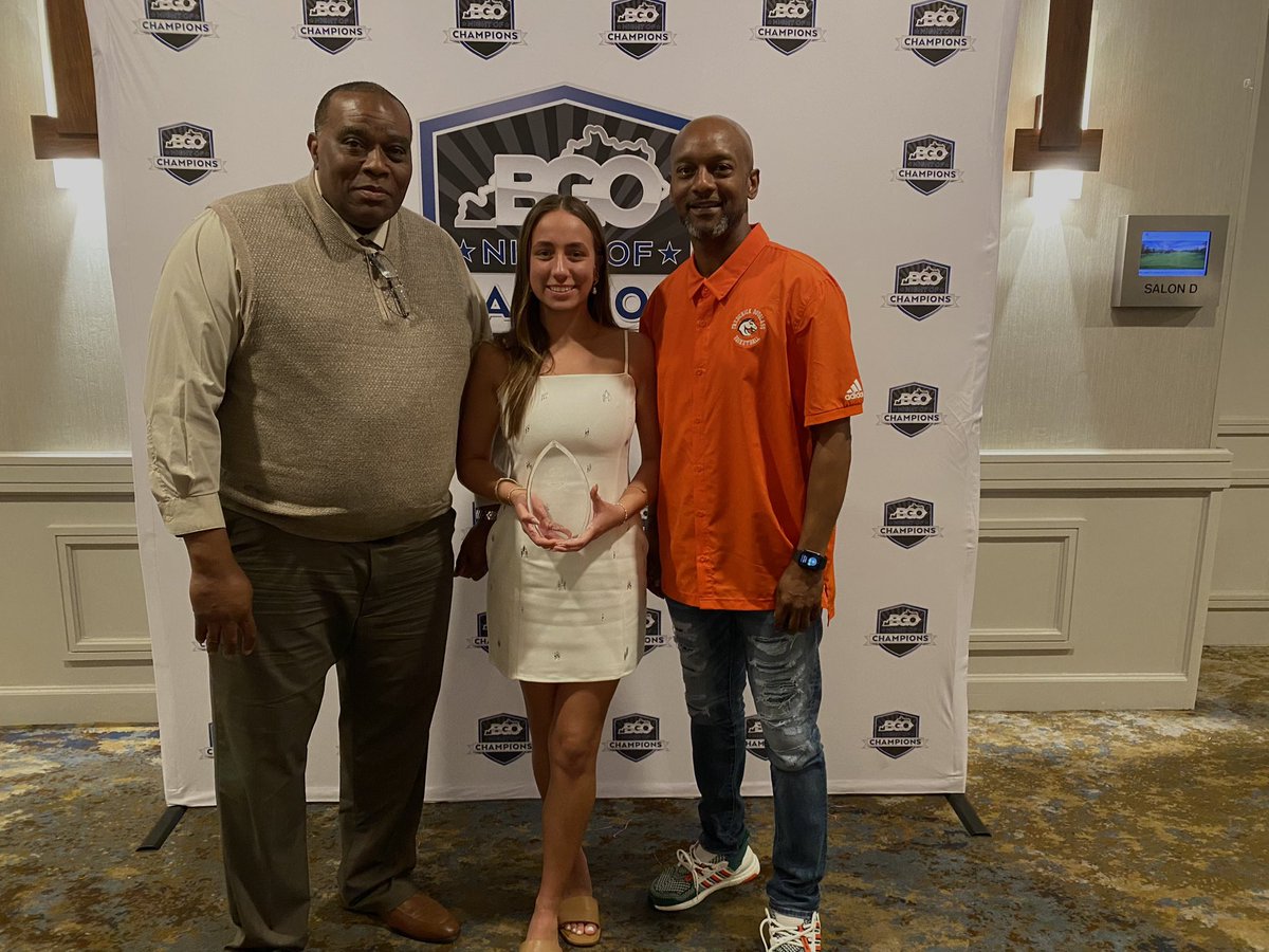 Congratulations to our senior Kate Baker on her award at the 9th Annual BGO Night of Champions! We are so proud!