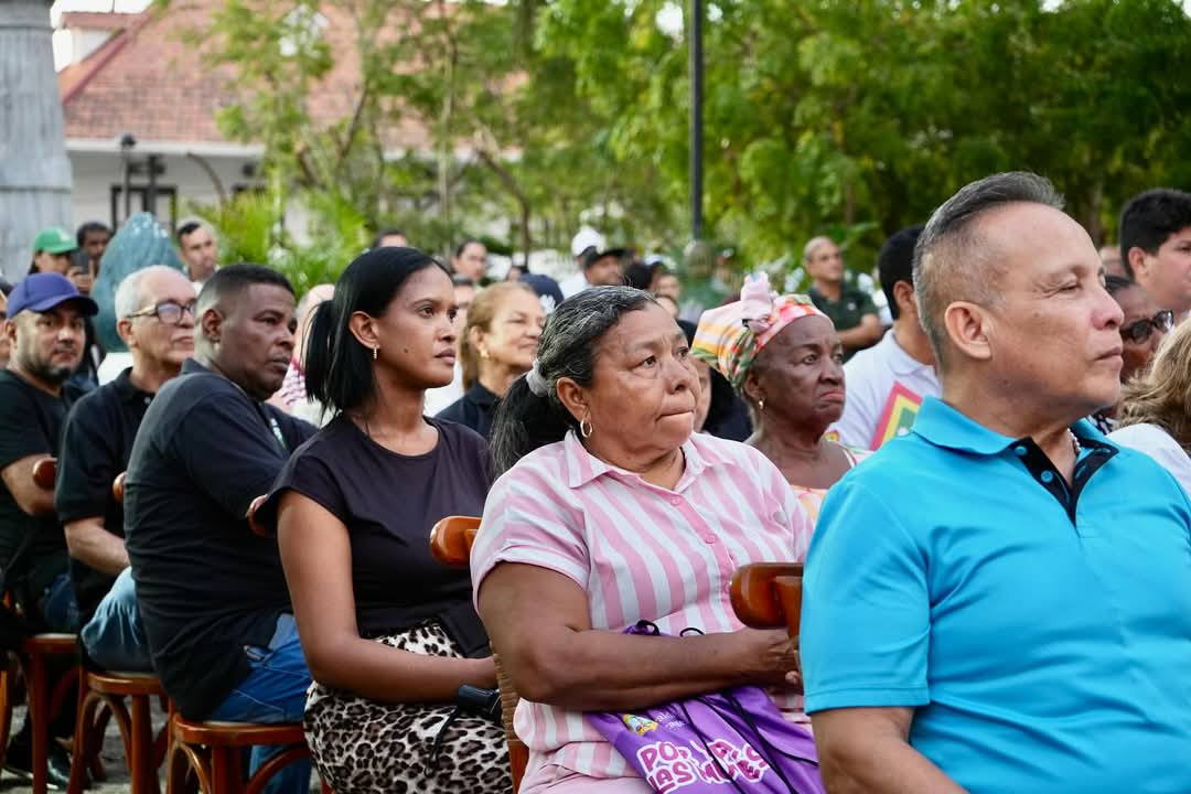 dumek_turbay's tweet photo. HOY amanecimos con grandes noticias para #Cartagena y que iré dando en el transcurso de la mañana. La primera es que este miércoles presentamos a los cartageneros el proyecto de revitalización de cinco (5) parques icónicos de la ciudad: 

1. Parque Apolo 
2. Parque del Reloj Floral 
3. Parque Flanagán 
4. Parque de la Virgencita en #BlasDeLezo
5: Parque Centenario 

Los diseños están listos, los recursos también y las obras arrancan en simultánea este 1 de junio, cumpleaños 493 de #Cartagena. 

Así es que #CartagenaSeTransforma