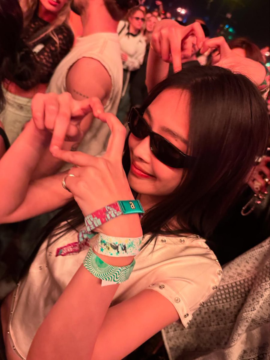 jennie (@jnkzip) on Twitter photo 