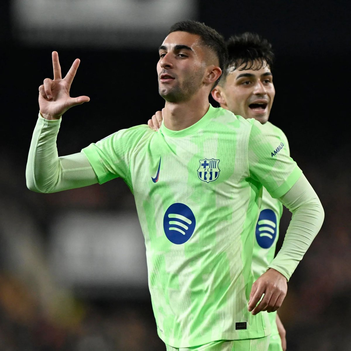 #Corinthian Hat-Trick #ShoutOuts #Week33

Nadeem Khankhara <a href="/ACMilano_FC/">AC Milano</a> 
Maxwell Graham <a href="/COLEBROOKROYALS/">COLEBROOK ROYALS FC</a> 
Anthony Cooke, Jack Glenister <a href="/WarrenSeniorFC/">Warren Senior FC</a> 
Zain Kokab, Oliver Regan (Warren United) 

Well done chaps ⚽🎩👍