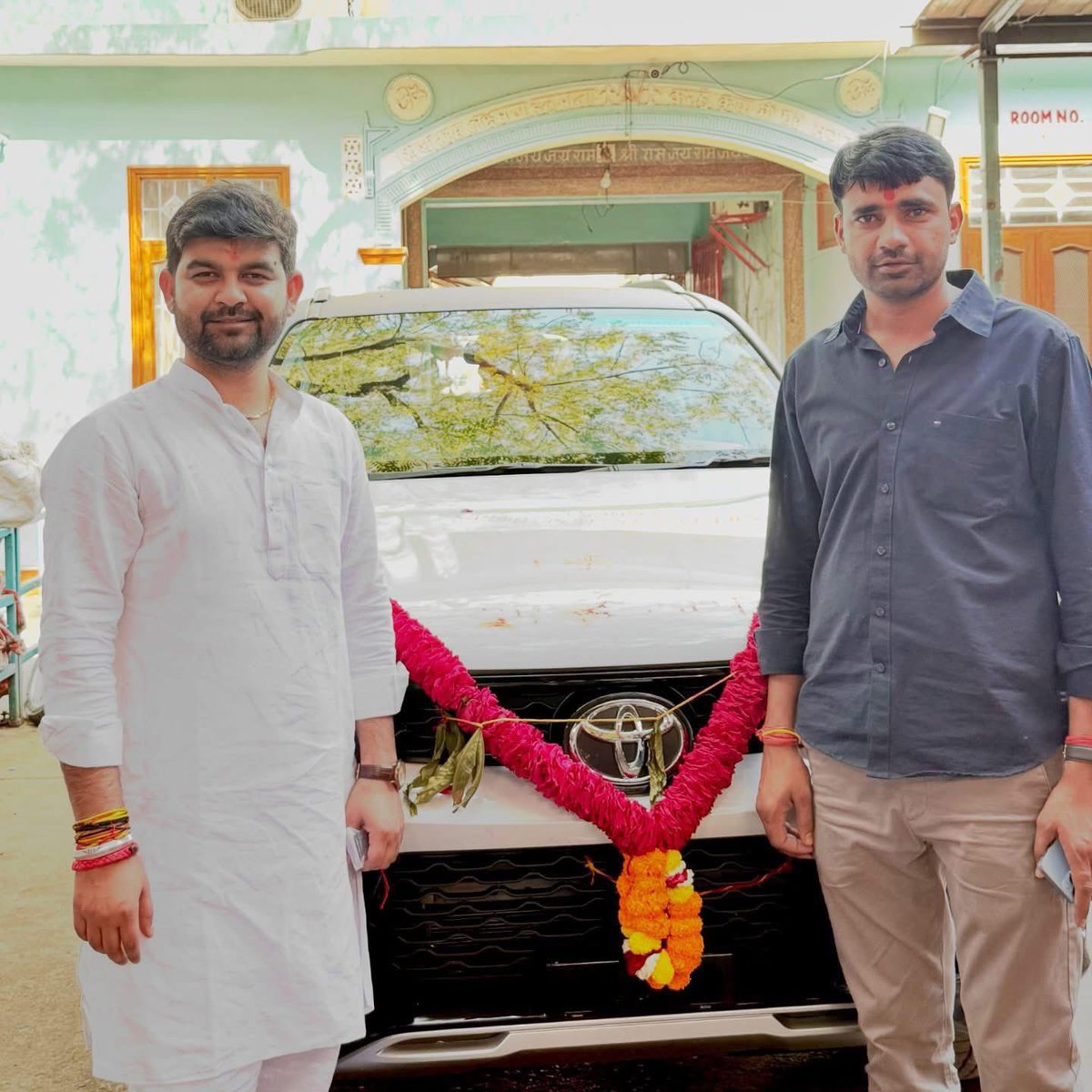KULDEEPSIKR2111's tweet photo. वो लड़यो भी घणो... वो सहयो भी घणो शेखावाटी री शान बचावन न
#Real_Fighter #ओमप्रकाश_नागा
@Omprakash_Naga @MAHESHCHODHRYRU https://t.co/oWz5xAFjPo