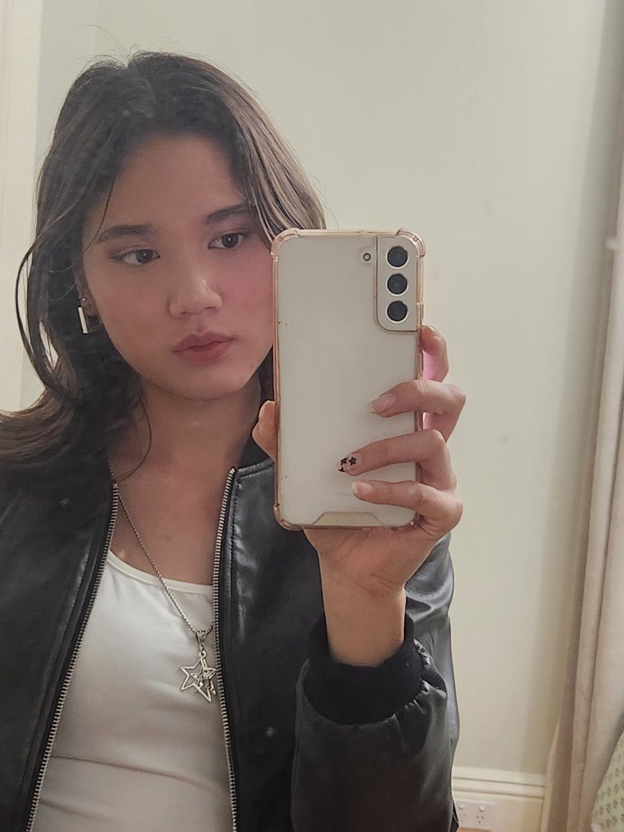 bonnie 🍒 ⋅ ˚✮ tweet media