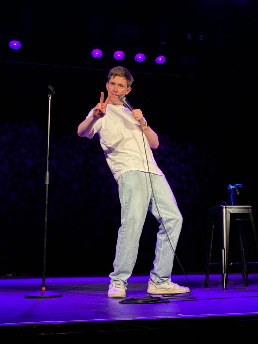 Bernster2011's tweet photo. @jakelambertcom from the flexing guy tonight - Bernie in Sydney https://t.co/UGEUpc7Wva