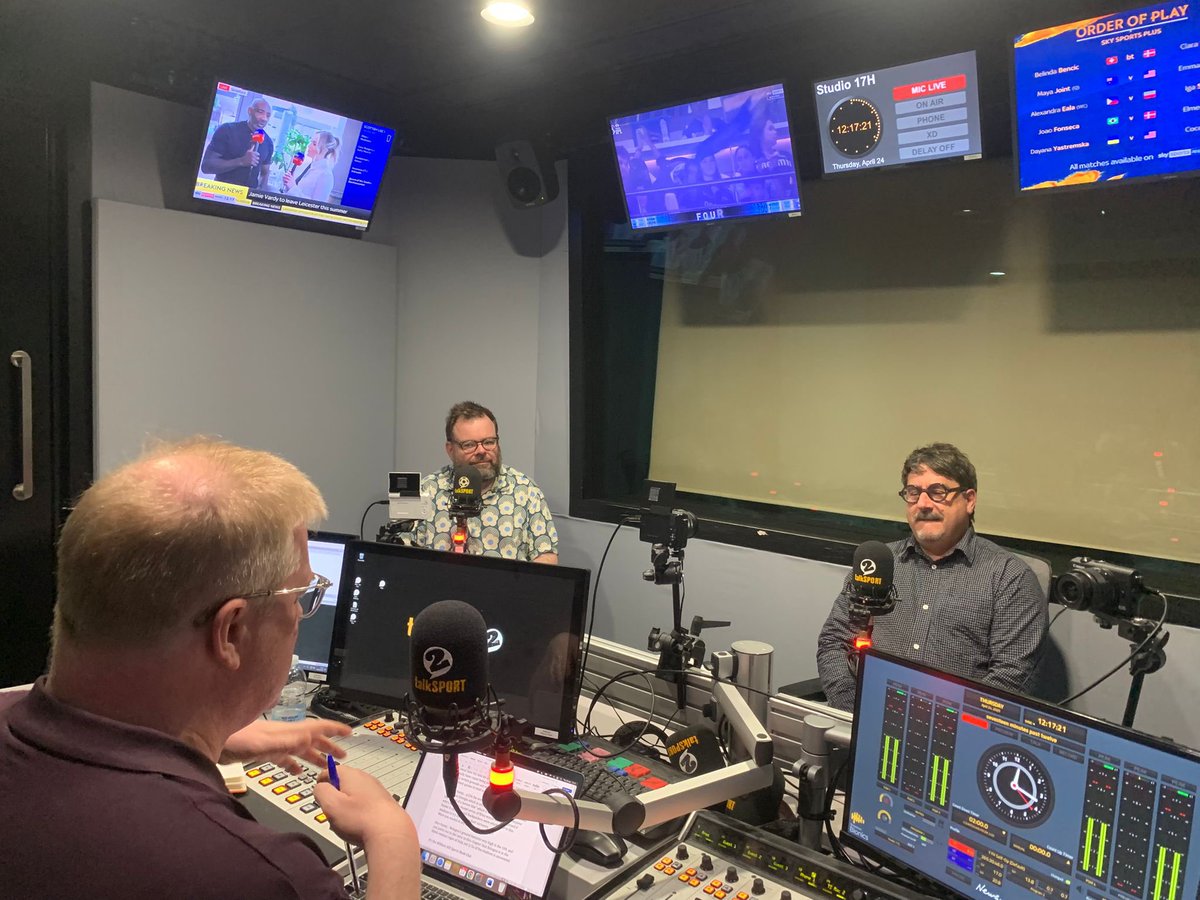 BTurnstiles's tweet image. Thrilled to be invited to @talkSPORT today to discuss the book with the legend that is @TheAdrianDurham. Lovely conversation about all things football stadiums. Thanks for the hospitality guys. @BookiePrize @Mike_Bayly @PitchPublishing @ProperFootball8 @puffpuff65 @StanchionBooks