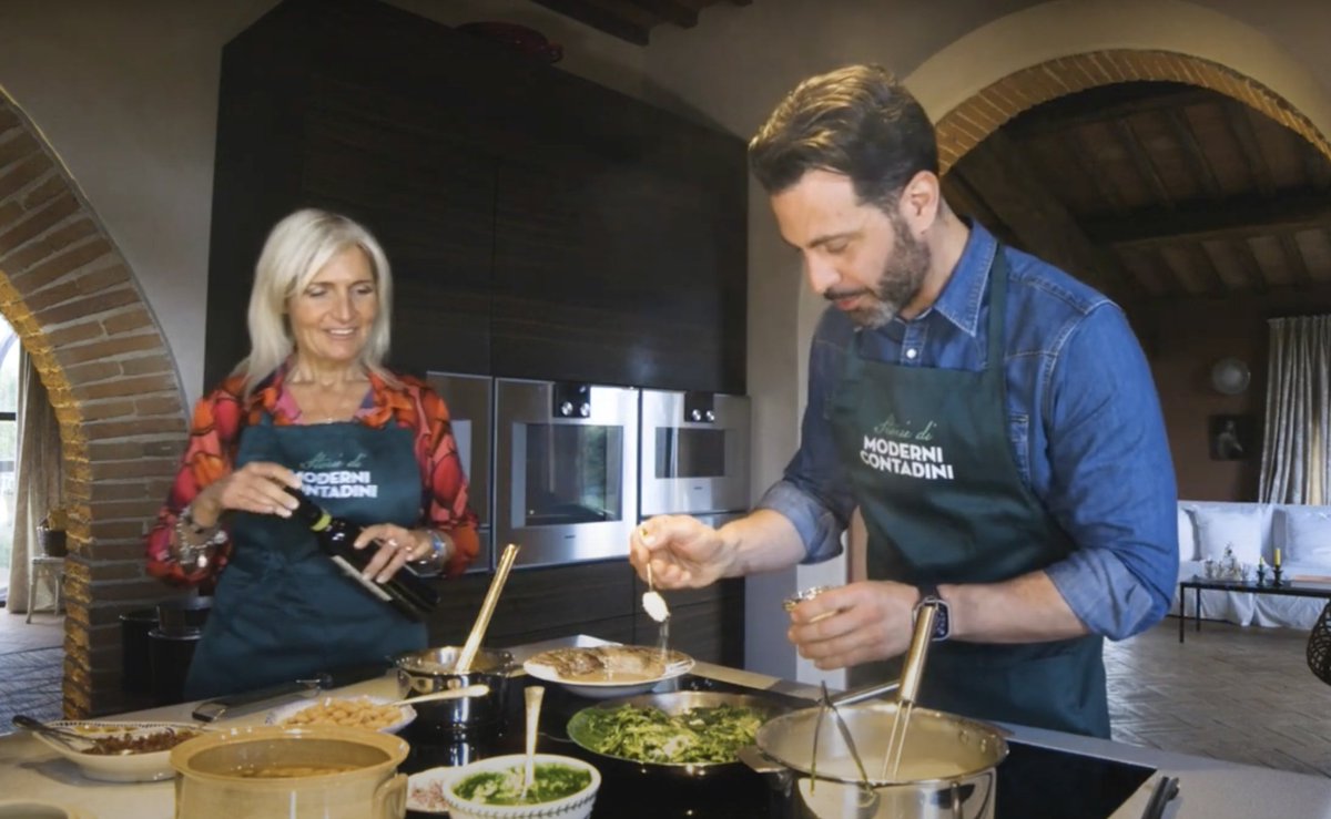 2/2 - Il viaggio di <a href="/SimonaBellocci/">Simona Bellocci</a> e dello chef <a href="/GianPieroFava/">Gian Piero Fava</a> nella "Toscana bella e buona"

Qui la puntata integrale ➡ bit.ly/1TBeT25