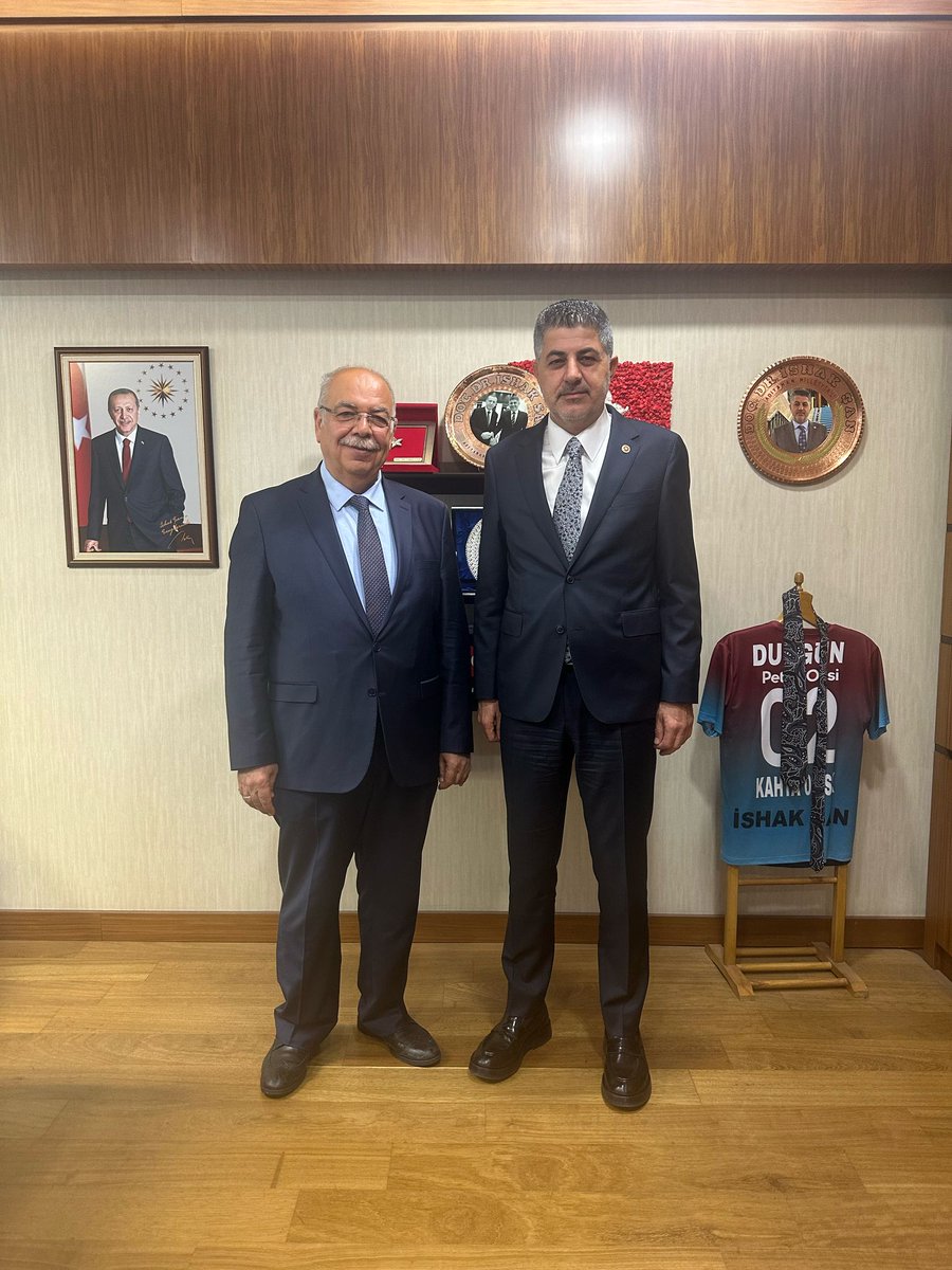 Doç.Dr.İshak Şan (@dr_ishaksan) on Twitter photo 📍 TBMM
Meclisimizde bizleri ziyaret eden önceki dönem Adıyaman Belediye Başkanımız ve 22.-23. dönem Adıyaman Milletvekilimiz Sayın F. Hüsrev Kutlu 'ya nazik ziyaretlerinden dolayı teşekkür ederim.
<a href="/Akparti/">AK Parti</a> <a href="/RTErdogan/">Recep Tayyip Erdoğan</a> <a href="/abuyukgumus/">Ahmet Büyükgümüş</a> <a href="/husrevkutlu/">F. Hüsrev Kutlu-Avukat</a> 📍 TBMM
Meclisimizde bizleri ziyaret eden önceki dönem Adıyaman Belediye Başkanımız ve 22.-23. dönem Adıyaman Milletvekilimiz Sayın F. Hüsrev Kutlu 'ya nazik ziyaretlerinden dolayı teşekkür ederim.
<a href="/Akparti/">AK Parti</a> <a href="/RTErdogan/">Recep Tayyip Erdoğan</a> <a href="/abuyukgumus/">Ahmet Büyükgümüş</a> <a href="/husrevkutlu/">F. Hüsrev Kutlu-Avukat</a>