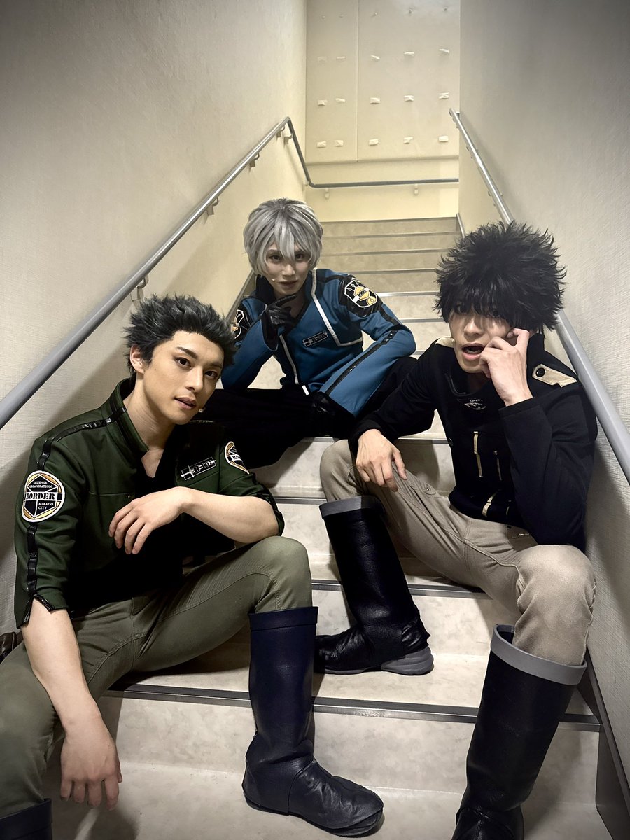 『ワールドトリガー the Stage』
B級ランク戦最終決戦編

大阪公演の初日が無事に終了しました。
ご来場いただいた皆様、誠にありがとうございました！

大阪の熱量最高でした！幸せ！！

三つ巴⚔️
影浦雅人・村上鋼・空閑遊真
どーだ？
#ワーステ