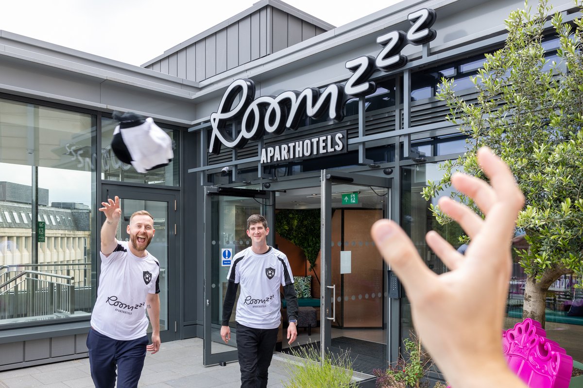 🎶⚽Big nights out need a better morning after....
Stumble back to Roomzzz, not the train station!
#Roomzzz  #CityBreaks