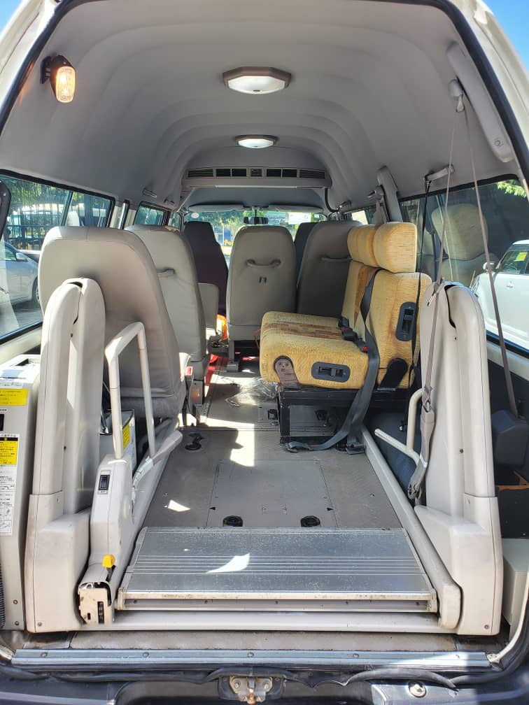 vaniamotors's tweet photo. TOYOTA HIACE 4WD
model year : 2004
engine : 5L
transmission : Automatic 
Price : 56.5M

Inapungua Elfu Sabini 🔥 https://t.co/D3ejFQatDl