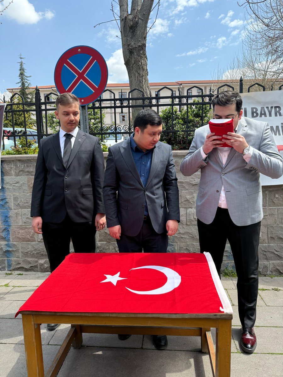 AsbuUlkuculeri's tweet photo. Ankara Ülkü Ocakları Üniversiteler Birimi Ankara Sosyal Bilimler Üniversitesi Teşkilat Başkanlığına Halil Taşkaya atanmıştır. Görevini devreden Enes Serdar Mercan'a teşekkür eder Halil Taşkaya'ya görevinde başarılar dileriz.

@ankaraocakub
@SurenlerKayra01
@tc_haliltaskaya https://t.co/K6hkQYzBS4