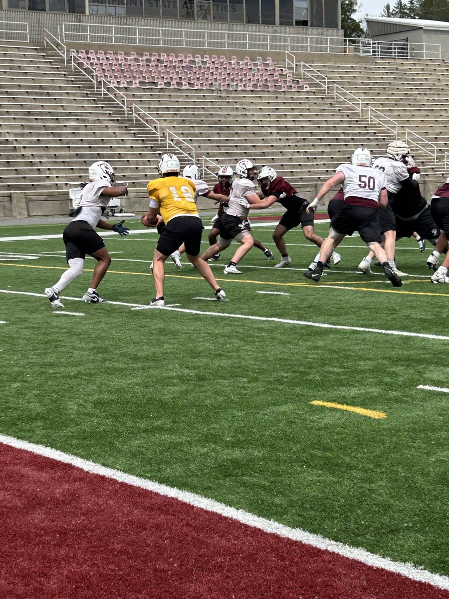 Fairmont State Football (@fairmontstatefb) on Twitter photo The Maroon and White Spring Game is next! Be at Duvall-Rosier Field at 6 PM tomorrow, Friday 4/25!
#SOAR The Maroon and White Spring Game is next! Be at Duvall-Rosier Field at 6 PM tomorrow, Friday 4/25!
#SOAR