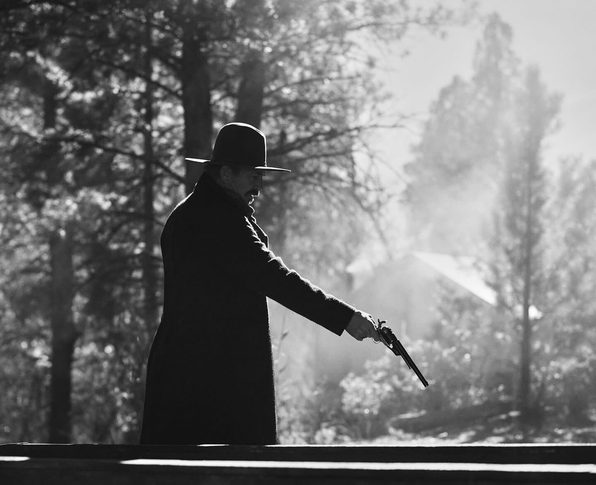 Kevin Costner Group &MW tweet media