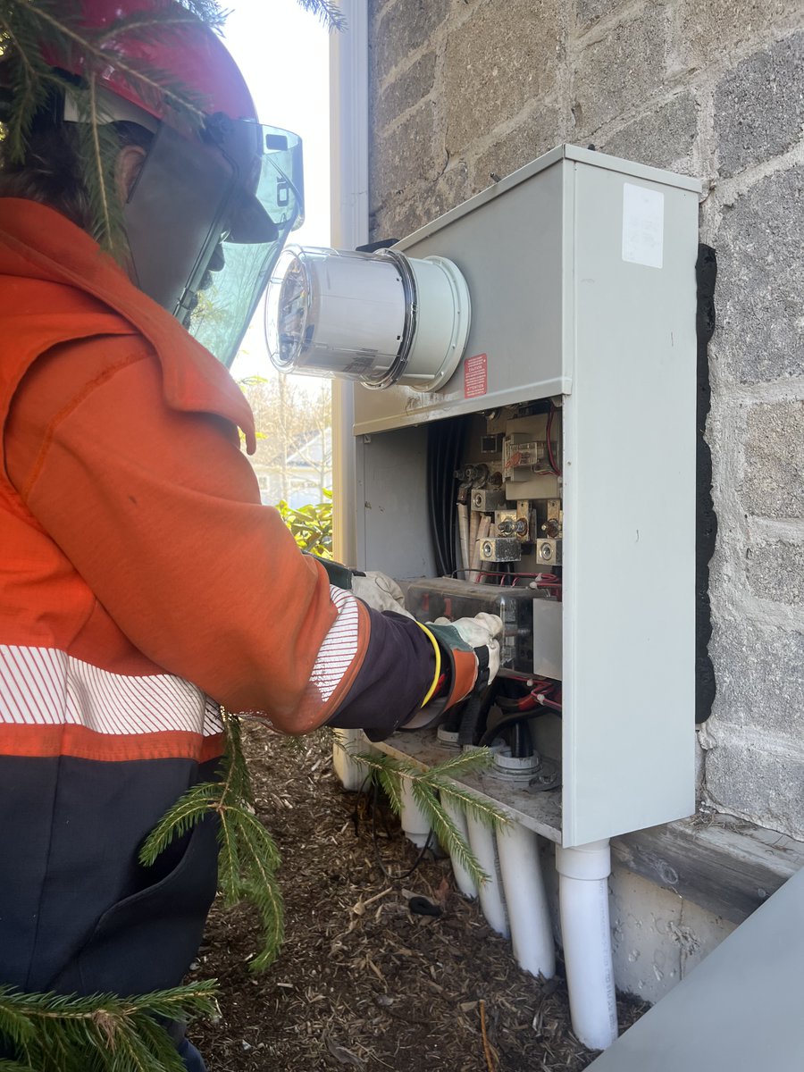 Delighted to have <a href="/NB_Power/">NB Power</a> install  my new #SmartMeter this morning. Great job by the technician who did  the work too. Getting real time data in the hands of consumers is a key to making informed decisions regarding energy use and  consumption. #NewBrunswick #EnergyConservation