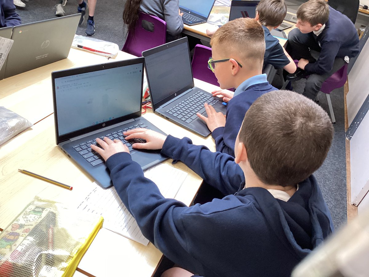 raeburnprimary's tweet image. In our year 5 computing lesson this week, we have had an introduction to vector graphics.  Some impressive vector drawings to be proud of.
#RaeburnComputing  #RaeburnYear5