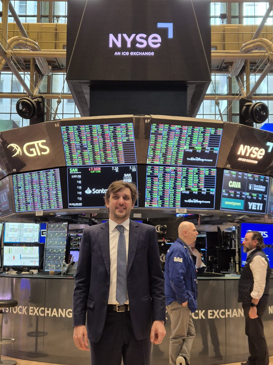 📸 Sneak peek: photos from yesterday’s interview on the NYSE floor with our CFO Daniel Gilcher, set to air April 30.
Discover more at telvantis.com/press-releases/

$RDAR #NYSE #Telecoms  #BehindTheScenes