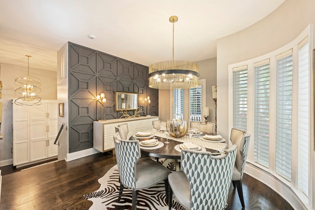 Just listed!

UptownCityHome.com

4 Bed, 3.5 Bath I 3,704 SF I $1,875,000

Contact our agent, Shane McDevitt for details:
Shane@themcdevittagency.com >> <a href="/charlottecribs/">CharlotteCribs</a>