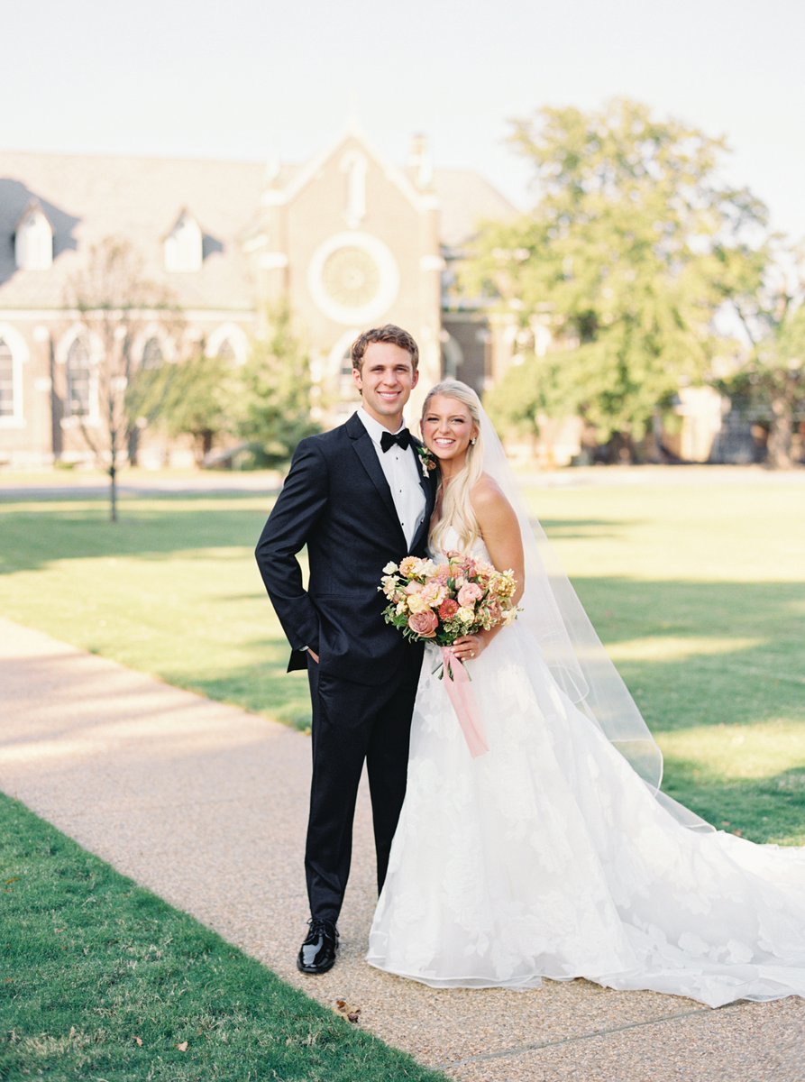 Golden light, joyful hearts, and a love story in full bloom 🌸✨ Anna &amp; Ryan’s day was pure magic—timeless, vibrant, and full of heart. 

whitewren.com/radiant-romanc…

Photographer @katimallory

#WeddingBliss #AnnaAndRyanForever