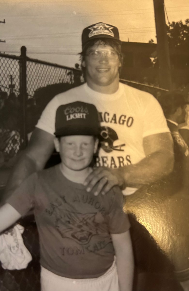 Probably the best night of my life as a kid…I got to be the bat boy for the Bears at a charity softball game in the 80’s.  Not sure putting a 4th grader in a Coors Light sponsor hat would fly today 😁.  RIP Mongo and thanks for the amazing memories.