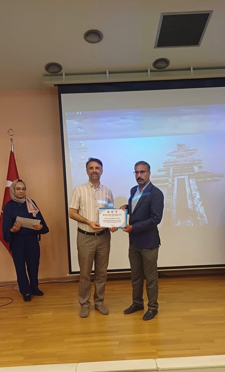 2209-A Tübitak projeleri kabul edilen öğrencilerimize ve danışman hocalarımıza Başarı Belgesi takdim töreni düzenlendi.