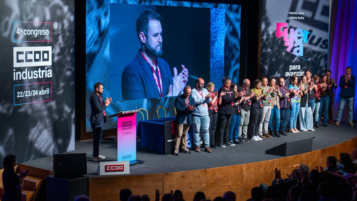 Industria_CCOO's tweet image. 🗣Con las palabras del nuevo secretario general de CCOO de Industria finaliza el 4º Congreso de CCOO de Industria 
🫂En la foto, Francisco Javier Sanjose se rodea de la nueva comisión ejecutiva 
💪Salimos con toda la #FuerzaParaAvanzar
📸Fotos 👉 industria.congresos.ccoo.es/Imagenes/Galer…