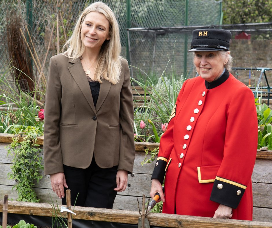 Royal Hospital Chelsea (@rhchelsea) on Twitter photo Last week we were joined by London Square to publicise our Chelsea Pensioner Garden, which is being designed by <a href="/davegreen00/">Dave Green</a>, with help from Chelsea Pensioners, for the Chelsea Flower Show.
Sponsored by London Square, the garden will be installed in our grounds after the show. Last week we were joined by London Square to publicise our Chelsea Pensioner Garden, which is being designed by <a href="/davegreen00/">Dave Green</a>, with help from Chelsea Pensioners, for the Chelsea Flower Show.
Sponsored by London Square, the garden will be installed in our grounds after the show.