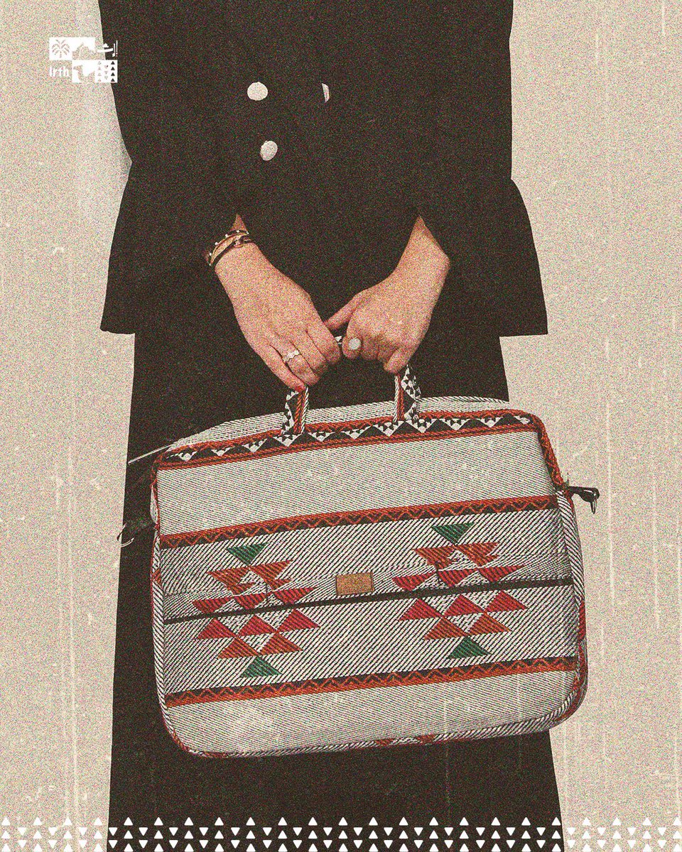 irth_ce's tweet image. كل زاوية من زوايا التراث... تحكي حكاية
وكل حكاية تبدأ من يد فنان، ينحت، ويشكل، ويُحيي روح الماضي في إرث، نؤمن أن الحرف الشعبية ليست مجرد أدوات... بل حضارة تُلمس
 للتفاصيل والحجز، تواصل معنا مباشرة
#تراث_حي #حرف_سعودية #ورش_عمل #صناعة_الهوية