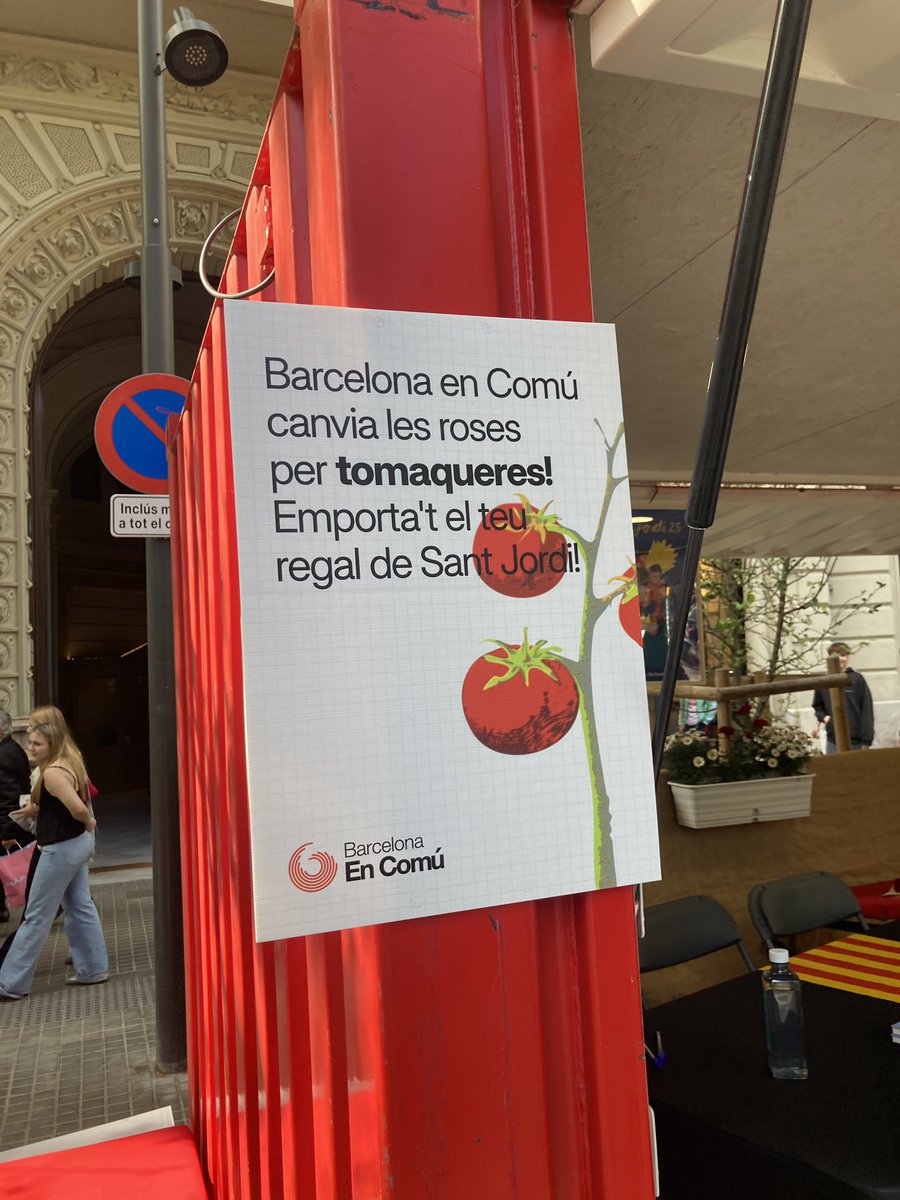 xaviervica's tweet photo. 1-3
@barcelonaencomu 
Així deia la carpa ahir per Sant Jordi
Aquesta colla d’aprofitats que confonen ser trangresors amb ignorants, van voler prostituir la Diada de Sant Jordi
No estem parlant de partits de caire espanyol, Barcelona en Comú.
Partit amb arrels barcelonines https://t.co/JmlSV359Rf