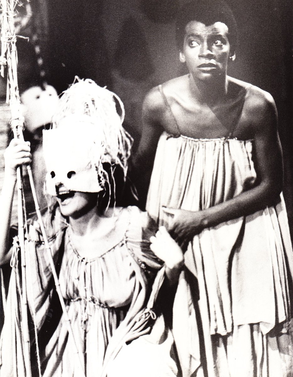 Veja a minha situação: eu tinha 21 anos, era noiva e virgem. Às vésperas da estreia da minha primeira peça profissional (Roda Vida), meu noivo, talvez pressionado pela família, mandou que eu escolhesse: o teatro ou ele. Quem advinha qual foi a minha resposta?