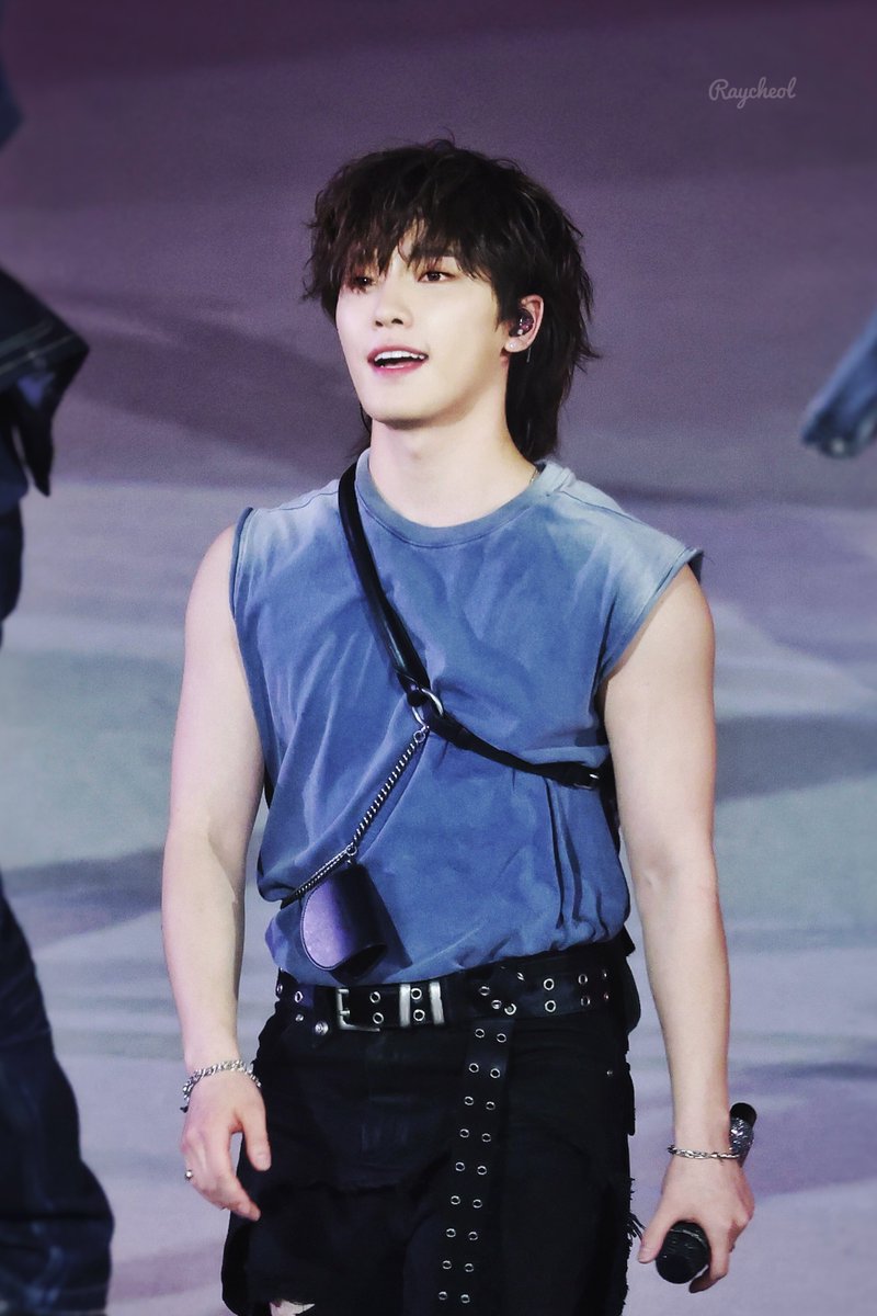 250424 SEVENTEEN ‘Holiday’ fm in Osaka

혹시…몬치치…(?

#디노 #이찬 #DINO #李灿 
#SEVENTEEN #세븐틴