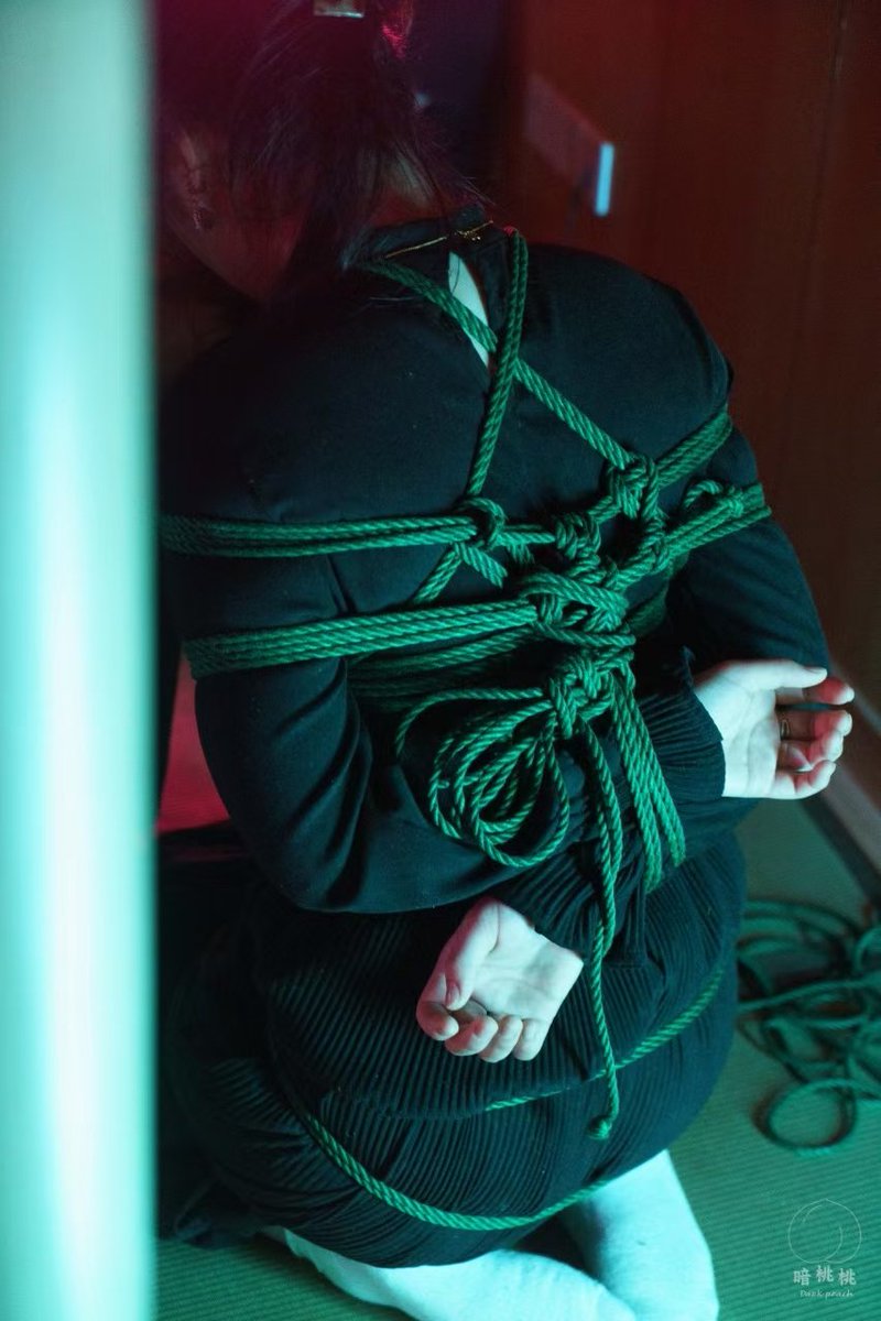 绿色是个好颜色
🏠：<a href="/darkpeachhhh/">暗桃桃</a> 
📷：<a href="/peachcat_m/">戾猫</a>