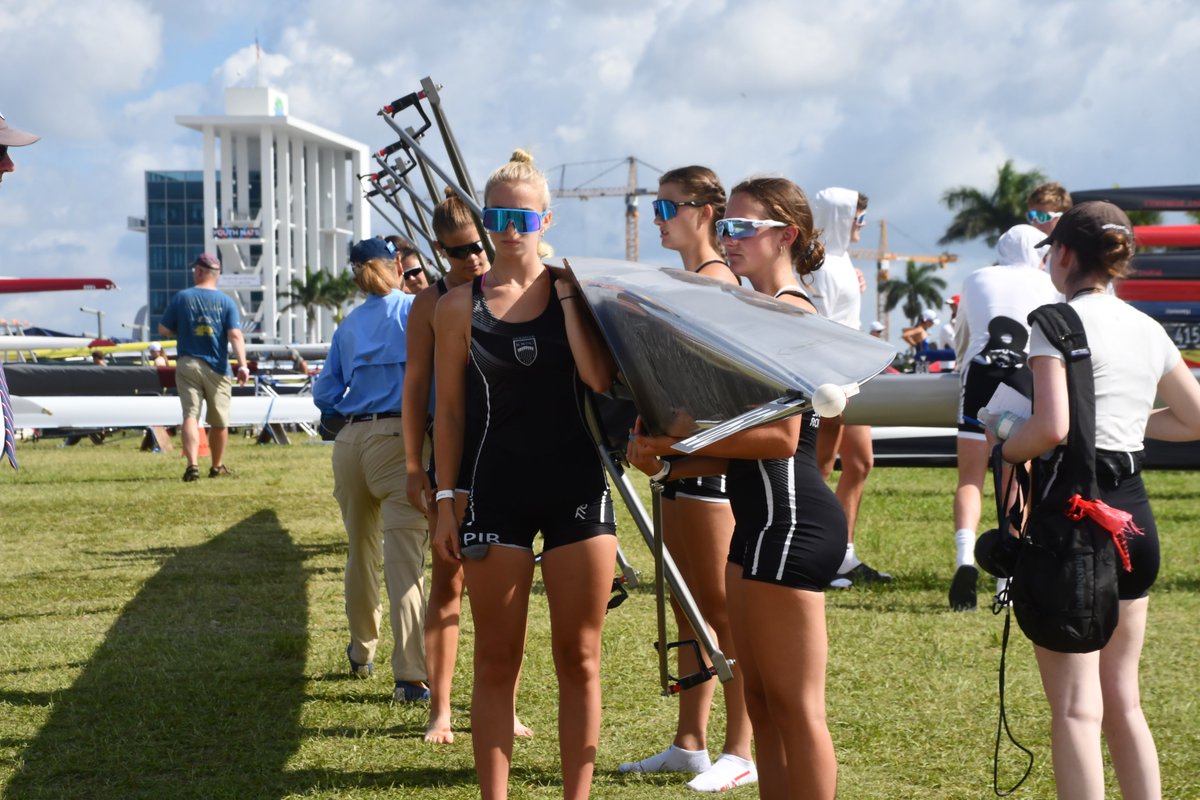 Registration for the Mid-Atlantic &amp; Southeast Youth Regionals closes  April 29‼️ Don't miss out on your chance to qualify for USRowing Youth National Championships!

🔗 Southeast: ow.ly/ScbI50VGH8a
🔗 Mid-Atlantic: ow.ly/TQBL50VGH8b