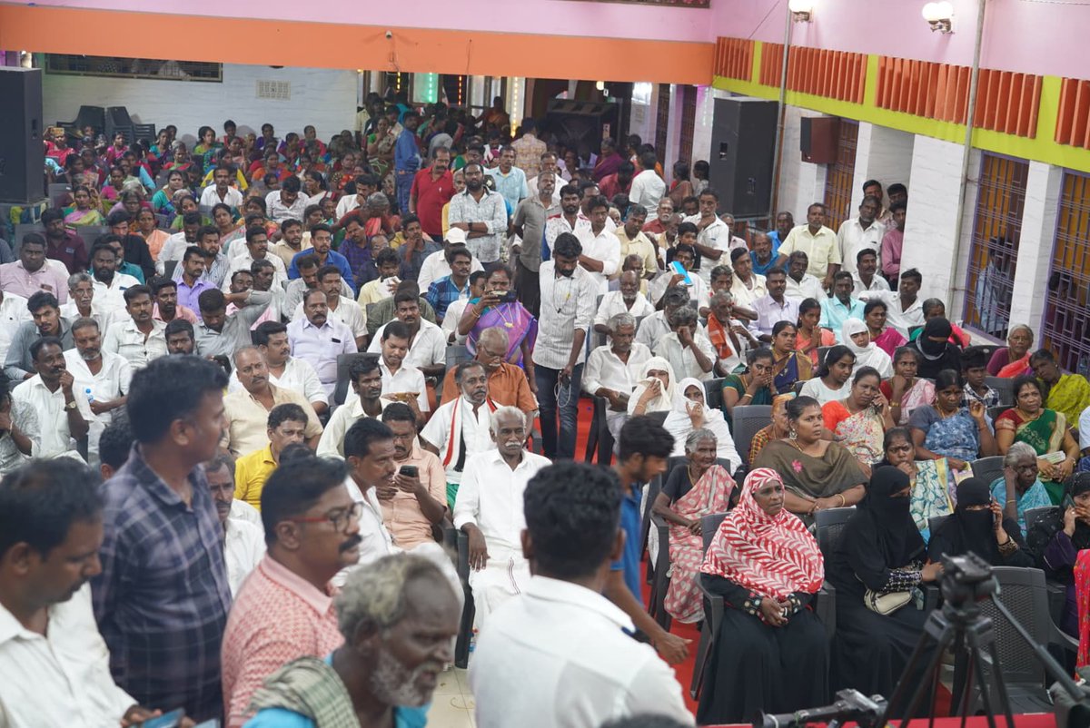 அம்மா மக்கள் முன்னேற்றக் கழக, மயிலாடுதுறை மாவட்டம் மயிலாடுதுறை சட்டமன்றத்தொகுதியை சார்ந்த கழக செயல்வீரர்கள் - வீராங்கனைகள் ஆலோசனைக் கூட்டம் கழக பொதுச்செயலாளர் திரு.டிடிவி தினகரன் அவர்களின் தலைமையில் இன்று மயிலாடுதுறையில் நடைபெற்றது. (1/3)