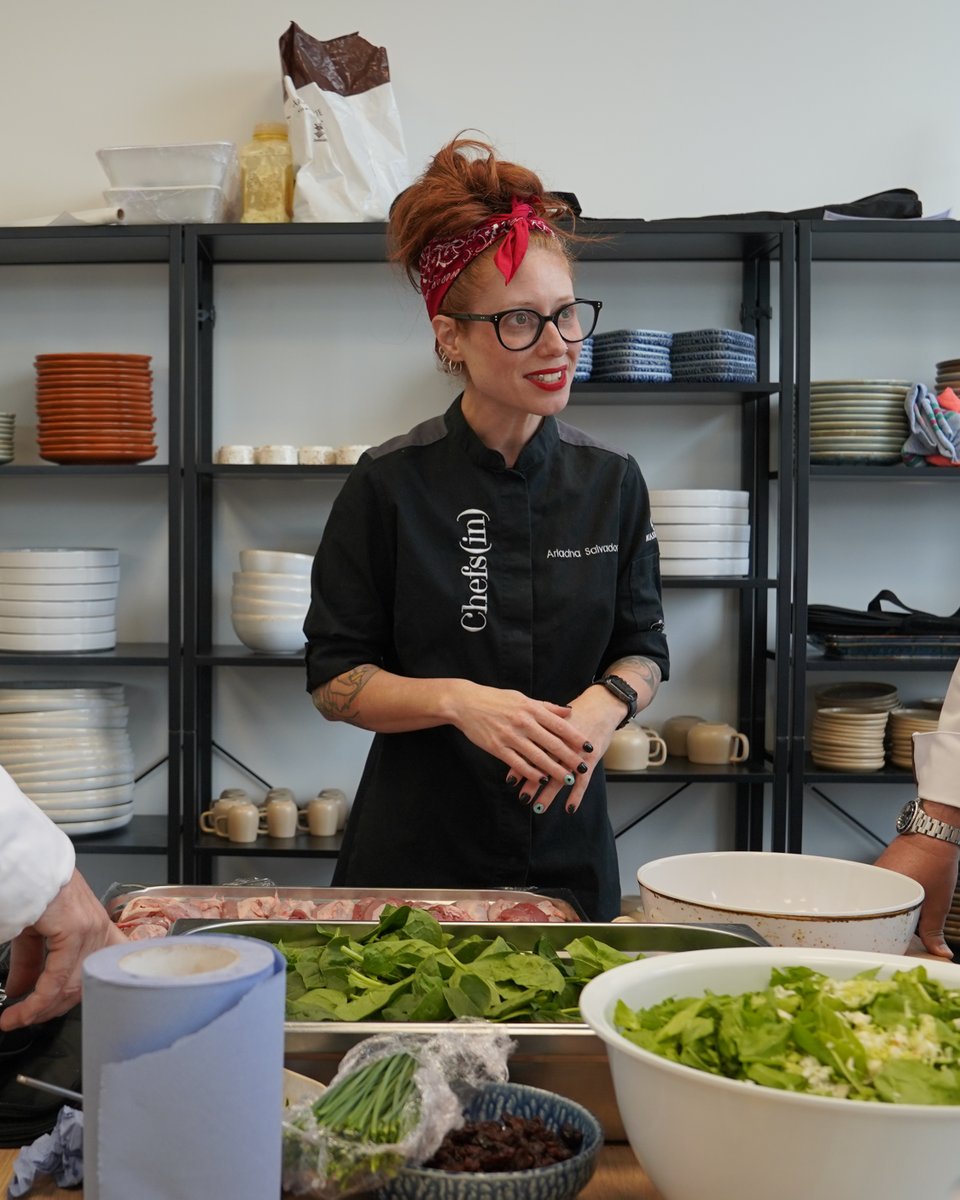 ChefSins's tweet photo. 🦐🍐La última en sumarse al Chefs(in)Club fue Ariadna Salvador. 🌿Coincidiendo con el Día del Arte, nos propuso un viaje gastronómico por las diferentes épocas artísticas.
Descubrimos el proyecto Micro celler Son Crespí 🍷 y lo celebramos en Quknia @Alvarezmallorca.
#chefsin https://t.co/mrPr1HtGSO