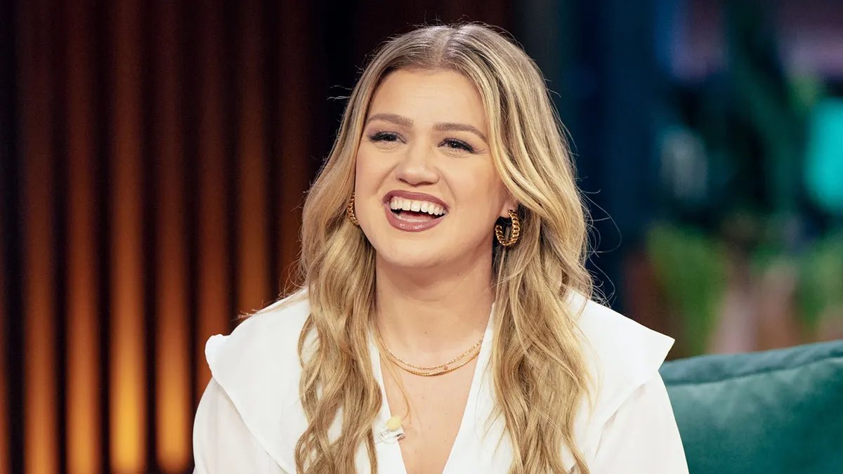 MrPopOfficial's tweet photo. Kelly Clarkson’s peaks on the Billboard Hot 100:

- 31 songs
- 12 Top 10s
- 3 number ones

#1 - A Moment Like This
#1 - My Life Would Suck Without You
#1 - Stronger (What Doesn’t Kill You)
#2 - Since U Been Gone
#6 - Breakaway
#6 - Behind These Hazel Eyes
#7 - Because of You
#8 - Never Again
#8 - Piece By Piece
#9 - Miss Independent
#9 - Underneath The Tree 
#10 - Mr. Know It All
#12 - Walk Away
#13 - Already Gone
#19 - Catch My Breath
#20 - I Do Not Hook Up
#21 - Heartbeat Song
#31 - Don’t You Wanna Stay
#42 - Dark Side
#47 - Love So Soft
#50 - Because of You (Reba Duet)
#56 - Up To The Mountain
#58 - Low
#59 - Under The Mistletoe
#65 - People Like Us
#76 - Santa, Can’t You Hear Me
#79 - Christmas Isn’t Canceled (Just You)
#86 - I Dare You
#87 - Don’t Rush
#93 - I’ll Be Home For Christmas
#96 - All I Ever Wanted