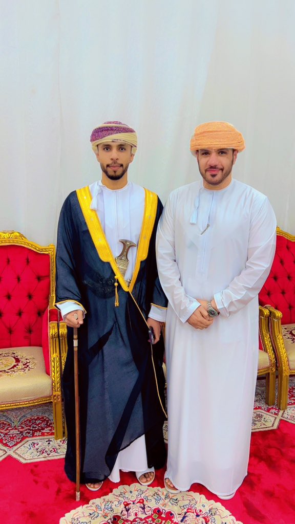 اللحظات الجميلة تزهـر بقرب من نحُب ، سعدت بحضور زواج طالبي وصديقي الحبيب الأستاذ شماس الرئيسي ، جعله الله زواج مبارك، وحياة سعيدة مستقرة…