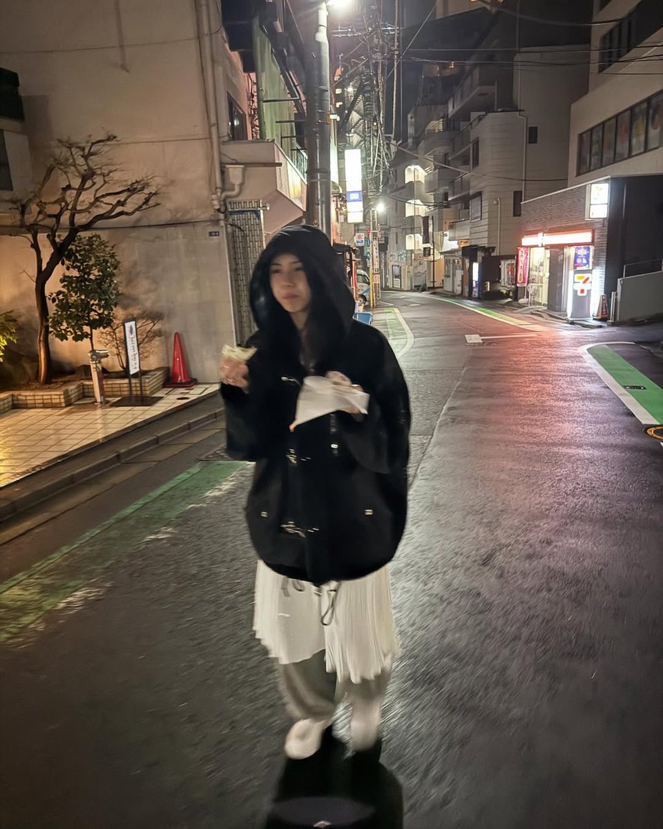 chaeyoung daily tweet media