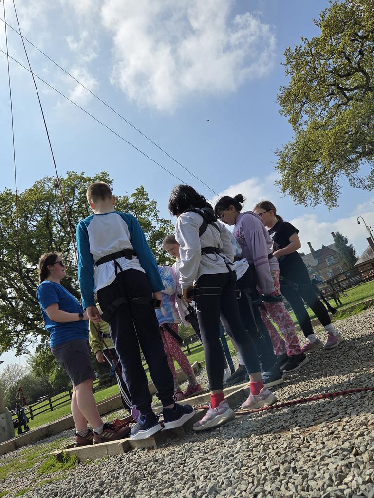 DerbyHighPrima1's tweet photo. Groups 1 are preparing to test their limits with the trapeze! Jump jump jump!! #trapeze #conquerfears #derbyhighprimary https://t.co/LcC78mdBVC