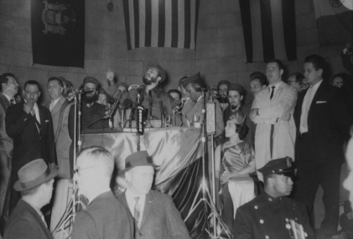 CCopextel's tweet photo. 🇨🇺📌El 24 de abril de 1959 como parte de su visita privada a Estados Unidos, el Comandante en Jefe Fidel Castro, pronuncia un discurso en una histórica concentración, en el Parque Central de Nueva York.
#CubaViveEnSuHistoria https://t.co/o08Pu6voT2
