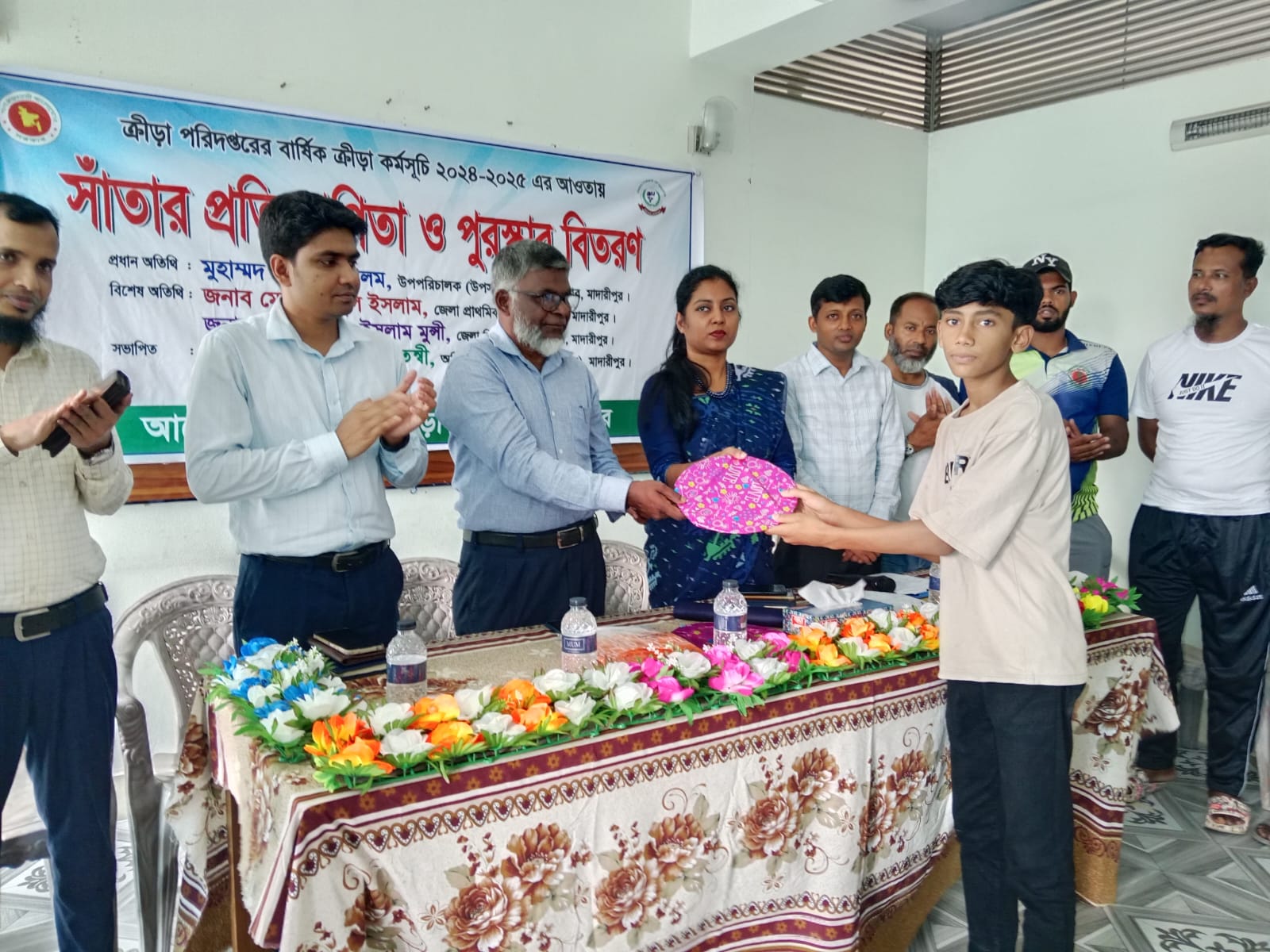 মাদারীপুরে সাঁতার প্রতিযোগিতা অনুষ্ঠিত