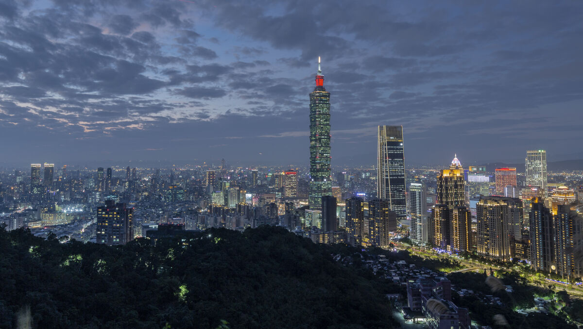 How to deter in the #TaiwanStrait, when China has so much to gain and the US so much to lose? Kristofer Seibt argues that Schelling's "threat that leaves something to chance" is risky and unsatisfying but just might deter #China. #WAR_ROOM

bit.ly/3YKK7l4