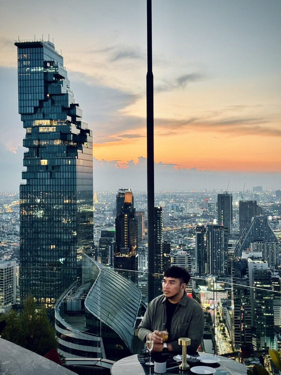 VonViajero's tweet photo. Bangkok, you’re still the ONE 💙 https://t.co/OugoUx2pIw