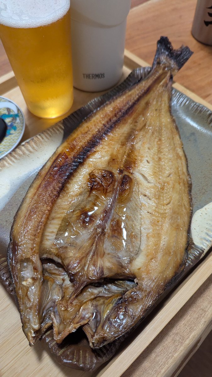 今日は北海道セットで晩酌🍺
・にしんの刺し身と海苔巻き
・巨大ホッケ