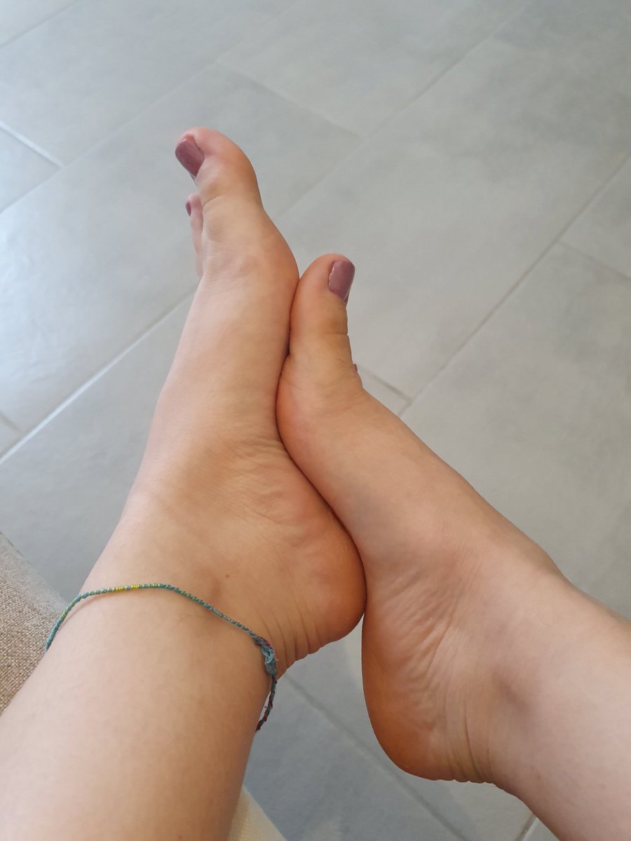 LToes354366's tweet photo. "Arch like this.
Floor cold.
Obedience expected."

#FootArch #SoleTease #FeetGoddess #FootDomination #FeetWorship #PrettyFeet #InstaFeet #FeetModel #BarefootBeauty #FootFetish https://t.co/QU2ff6gSYI