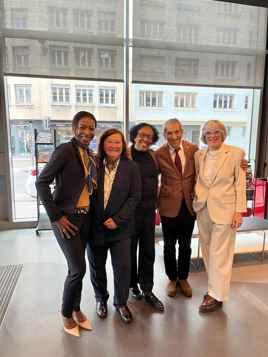 Au forum des barreaux organisé par la conférence internationale des barreaux à Lyon, l'ABF est dignement représentée !
Merci pour votre engagement 🙏
<a href="/CNBarreaux/">Conseil national des barreaux - les avocats</a> <a href="/Conf_Batonniers/">ConférenceBâtonniers</a> <a href="/Renar_Avocate/">Bâtonniere de Martinique</a>